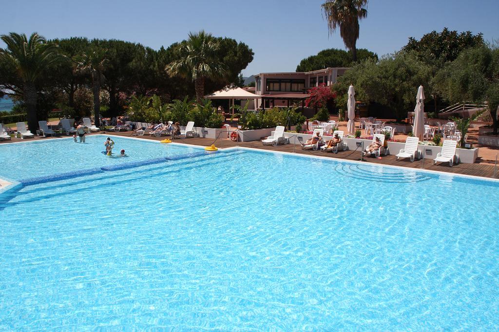 Th Costa Rei - Free Beach Resort Экстерьер фото